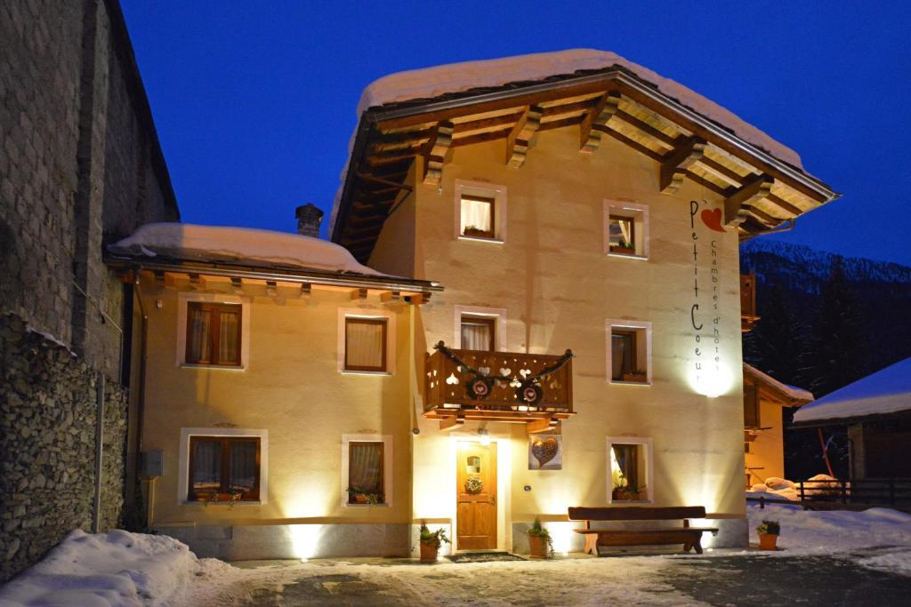 Affittacamere Petit Coeur Champoluc Buitenkant foto