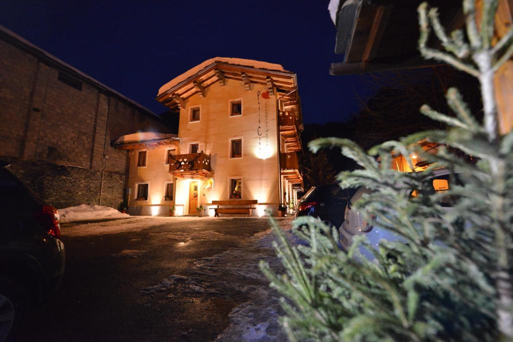 Affittacamere Petit Coeur Champoluc Buitenkant foto