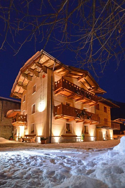 Affittacamere Petit Coeur Champoluc Buitenkant foto